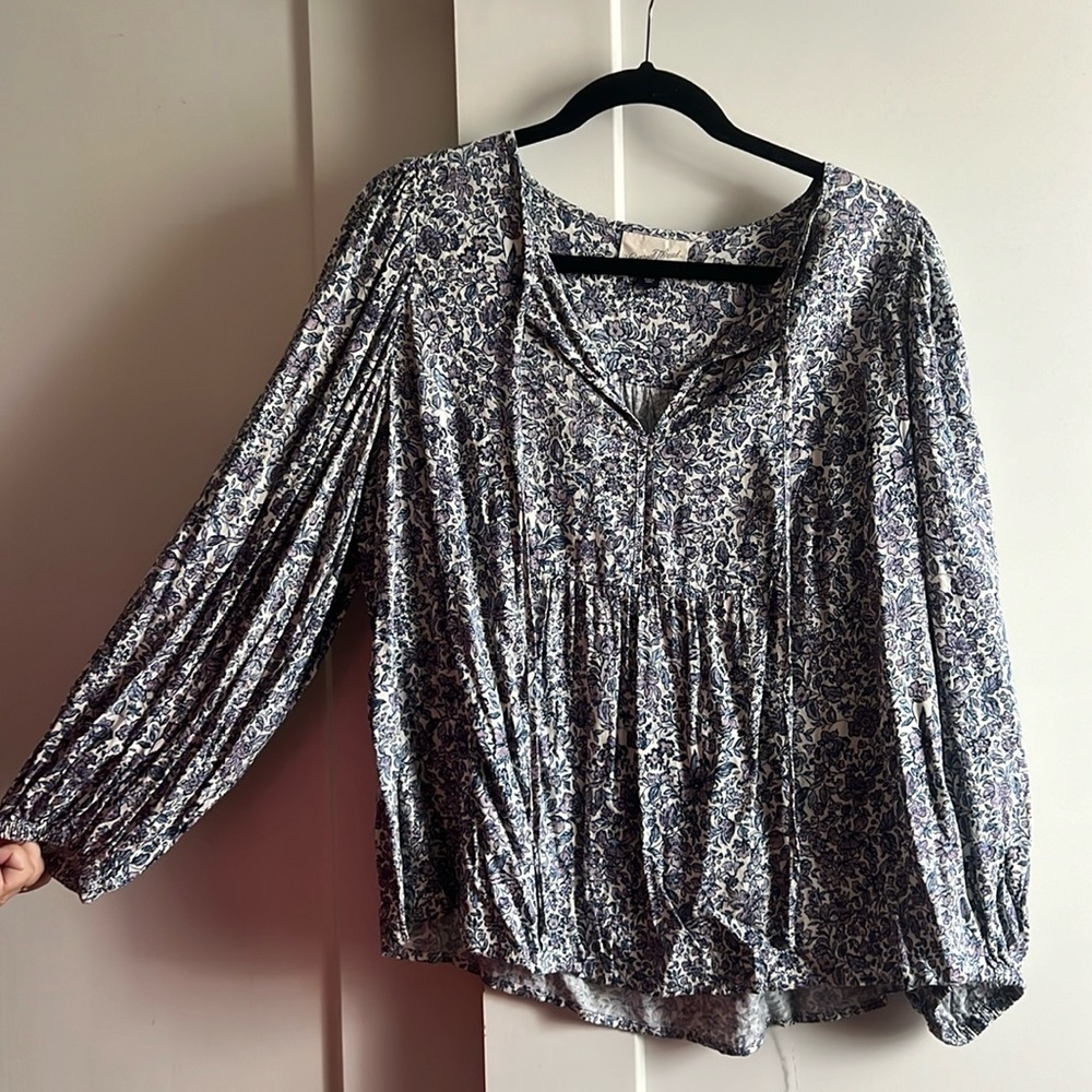 Universal Threads Long Sleeve Blouse